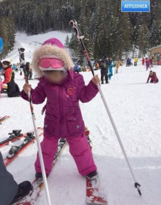 Alexandru Mazăre îşi învaţă fiica să schieze în staţiunea bulgară Bansko